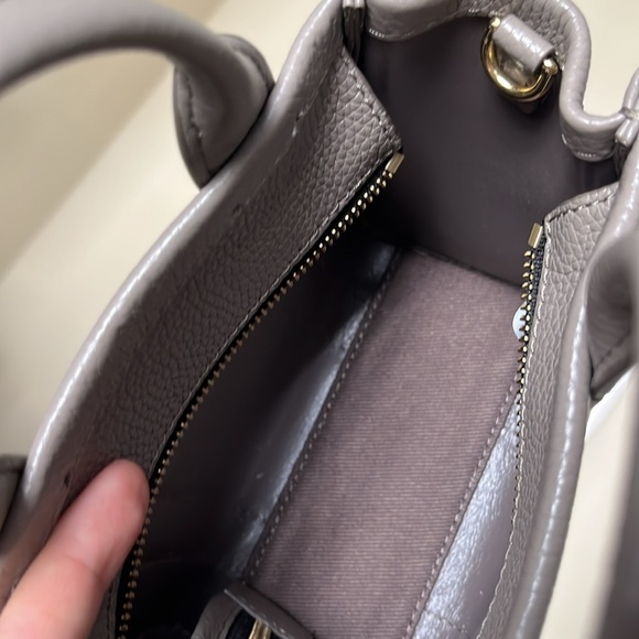 MARC JACOBS CEMENT THE LEATHER
CROSSBODY TOTE BAG - Picture 6 of 13